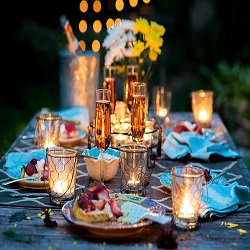 Abendessen bei Kerzenlicht